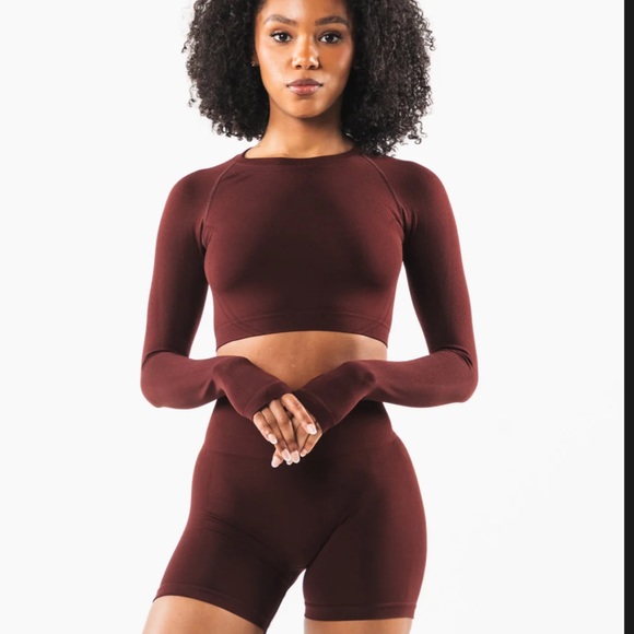 Alphalete Tops - Alphalete STRATUS LONG SLEEVE CROP Sangria